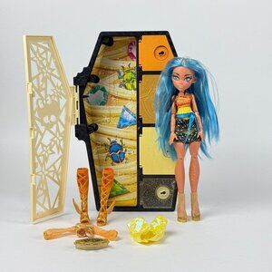 Monster High Skulltimate Secrets Fearidescent Cleo De Nile Doll Incomplete